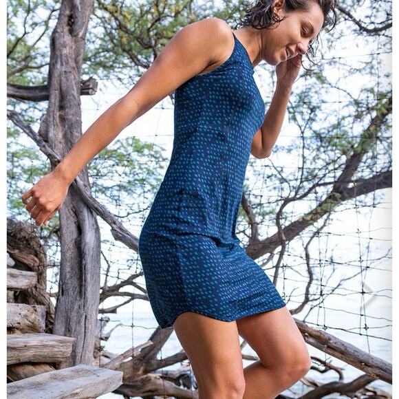 Title Nine Womn Small Blue Batik Dot Athletic Outdoor Alpha Racerback Tank Dress - Picture 1 of 8